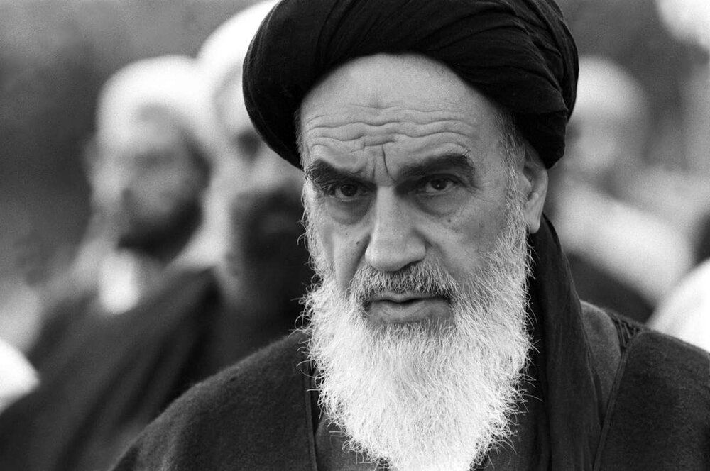 امام خمینی به اعضای مجلس خبرگان گفتند هر چه اکثریت گفتند معتبر است هرچند به ضرر باشد