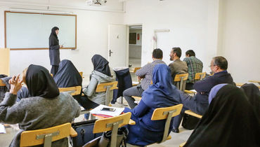 لباس شخصی‌ها باید در دانشگا‌ه‌ها مستقر شوند؟ | یک نماینده پاسخ داد