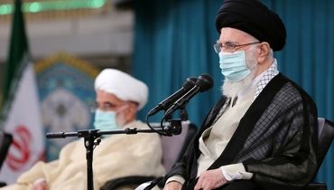 رهبر انقلاب: غلط میکند کسی فکر کندن درخت تناور جمهوری اسلامی را هم بکند