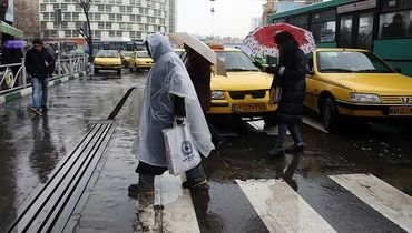 آسمان ابری و بارانی در تهران